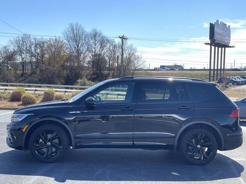 2023 Volkswagen Tiguan 2.0T SE R-Line Black
