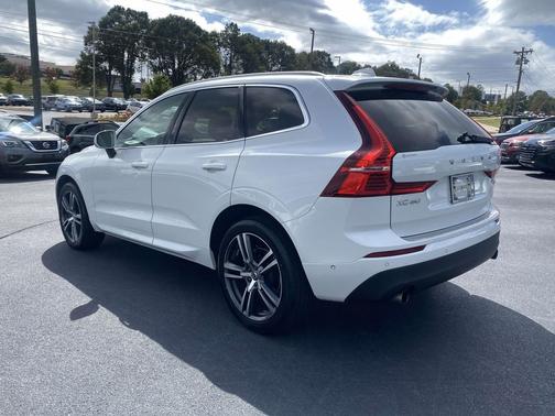 2019 Volvo XC60 T5 Momentum