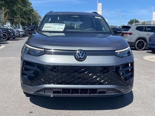 Platinum Gray 2026 Volkswagen Tiguan 2.0T SE R-Line Black