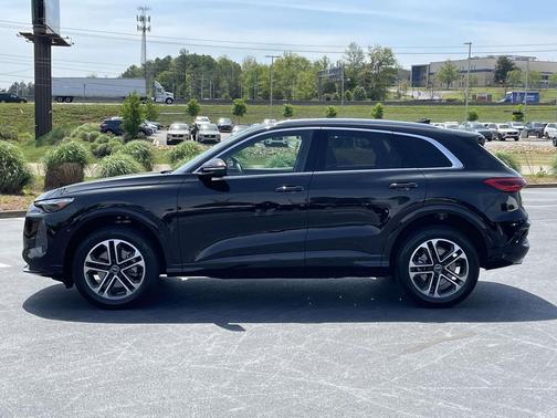 Mythos Black Metallic 2025 Audi Q5 Premium Plus TFSI quattro S tronic