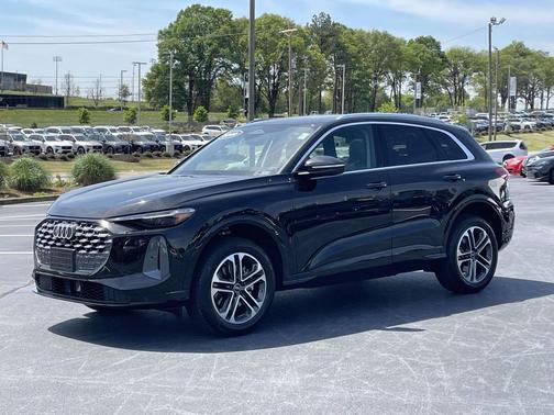 Mythos Black Metallic 2025 Audi Q5 Premium Plus TFSI quattro S tronic