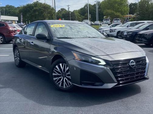 2025 Nissan Altima SV FWD