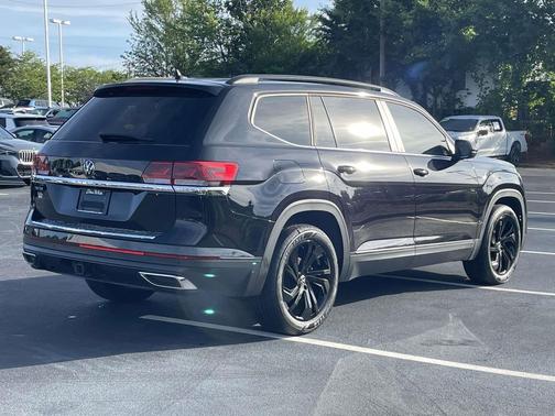 Deep Black Pearl 2023 Volkswagen Atlas 3.6L SE w/Technology