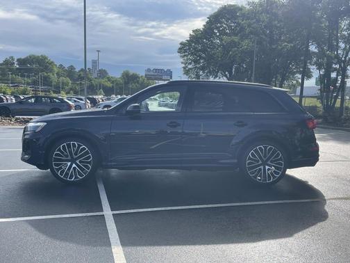 Blue 2026 Audi SQ7 4.0T Prestige