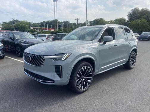 2025 Volvo XC90 Plug-In Hybrid T8 Ultra 7-Seater
