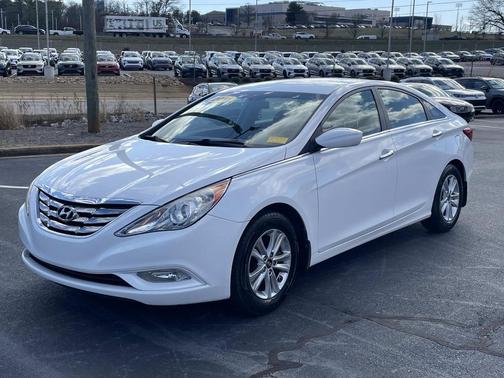 2011 Hyundai SONATA SE