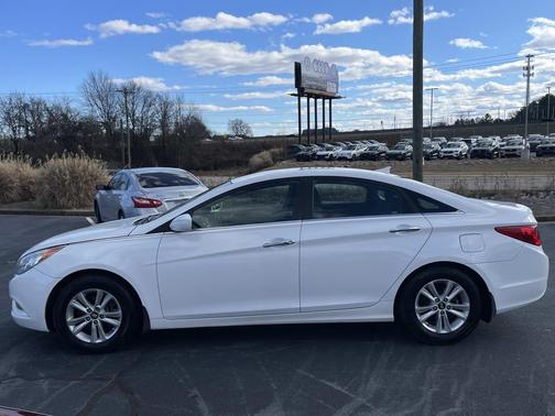 2011 Hyundai SONATA SE