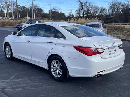 2011 Hyundai SONATA SE