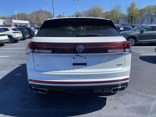 2024 Volkswagen Atlas Cross Sport 2.0T SEL Premium