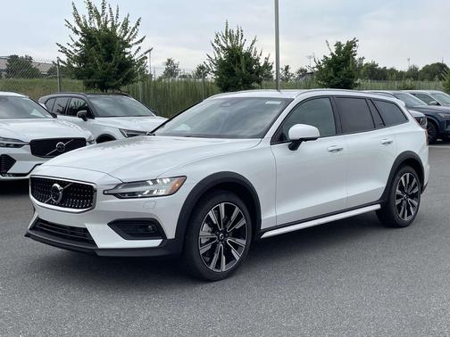 Crystal White Pearl 2026 Volvo V60 Cross Country Ultra, B5 AWD Gas (mild hybrid)
