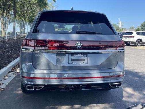Pure Gray 2026 Volkswagen Atlas 2.0T SEL Premium R-Line 4MOTION
