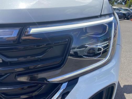 2026 Volkswagen Atlas Cross Sport 2.0T SE