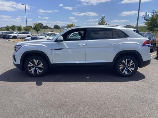 2026 Volkswagen Atlas Cross Sport 2.0T SE