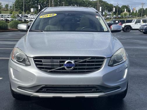 Bright Silver Metallic 2016 Volvo XC60 T6 Drive-E Platinum