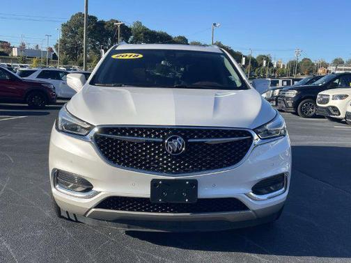 White Frost Tricoat 2018 Buick Enclave Avenir