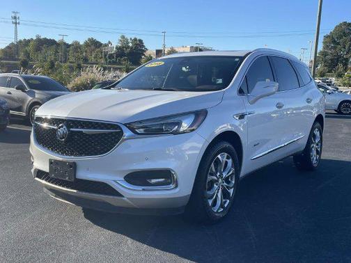 White Frost Tricoat 2018 Buick Enclave Avenir