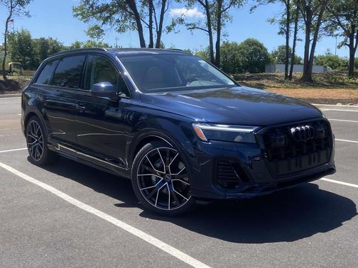 2025 Audi Q7 55 Premium Plus