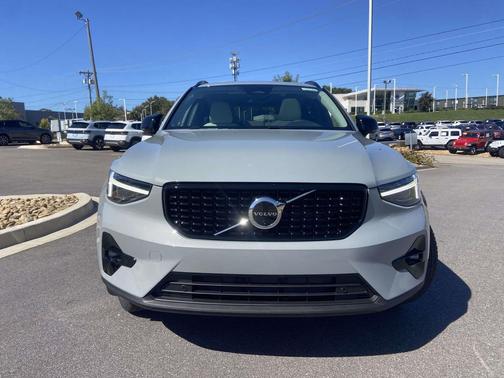 2026 Volvo XC40 B5 Ultra