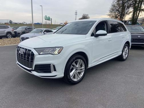 2023 Audi Q7 45 Premium Plus