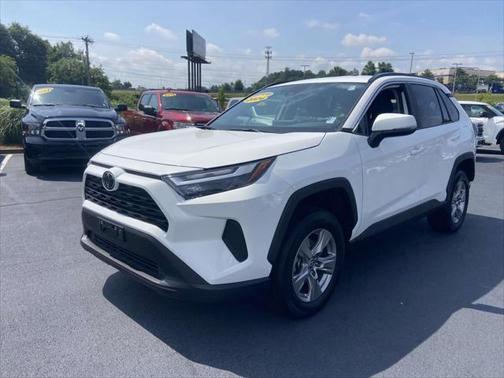 2024 Toyota RAV4 XLE
