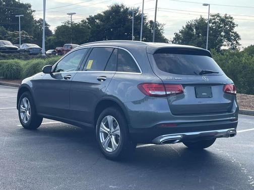 Selenite Grey Metallic 2017 Mercedes-Benz GLC 300 4MATIC