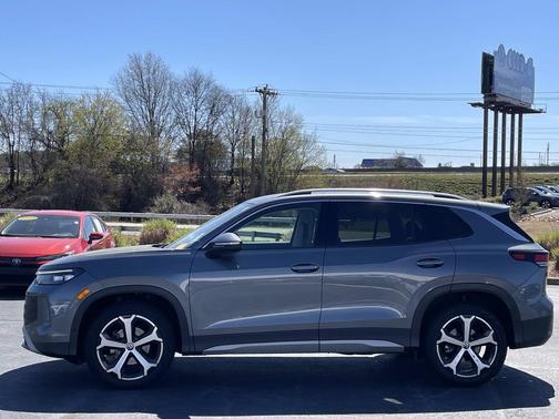 2025 Volkswagen Tiguan 2.0T SE