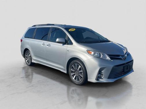 2020 Toyota Sienna XLE Premium