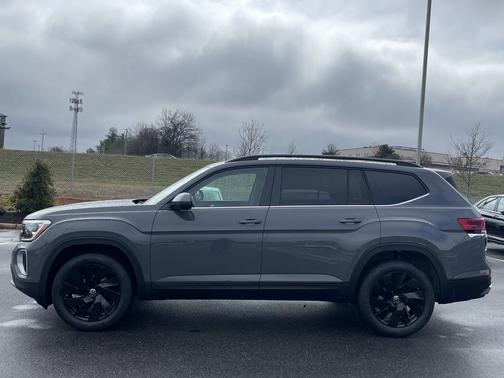 pure gray 2026 Volkswagen Atlas 2.0T SE w/Technology