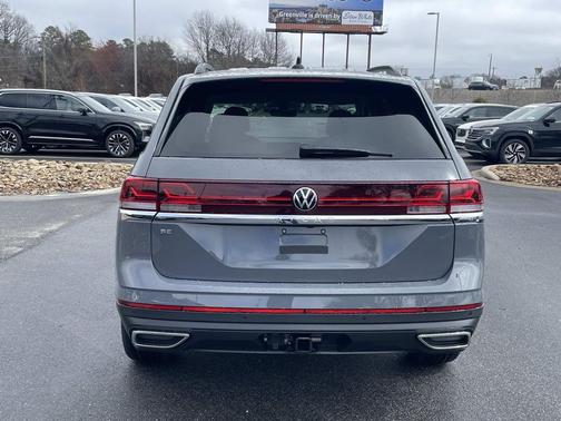 pure gray 2026 Volkswagen Atlas 2.0T SE w/Technology