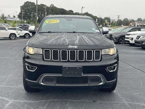 Diamond Black Crystal Pearlcoat 2017 Jeep Grand Cherokee Limited