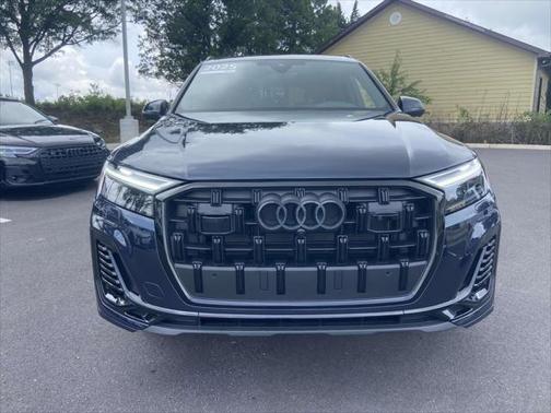 2025 Audi Q7 45 Premium Plus