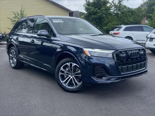 2025 Audi Q7 45 Premium Plus