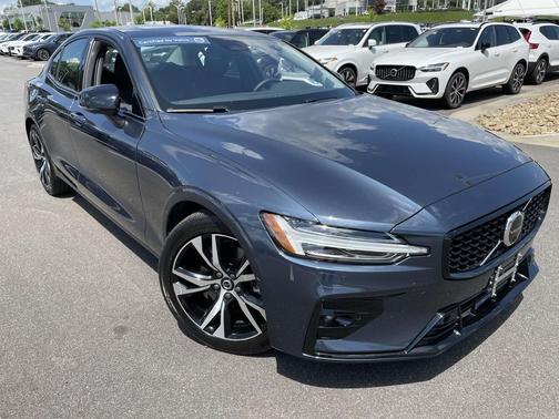 2025 Volvo S60 B5 Plus