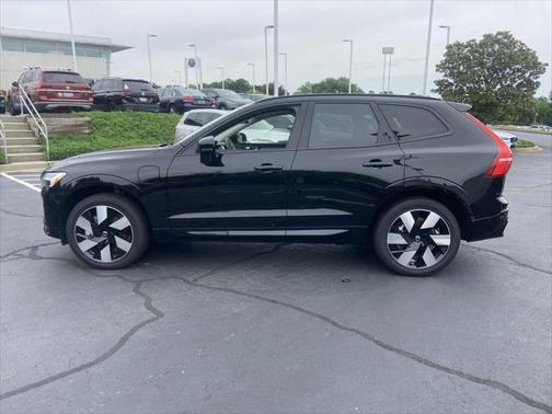 2025 Volvo XC60 Plug-In Hybrid T8 Plus