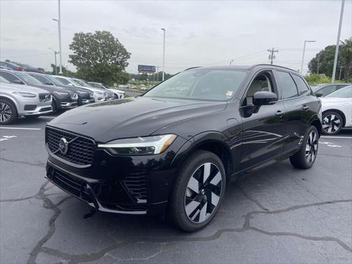 2025 Volvo XC60 Plug-In Hybrid T8 Plus