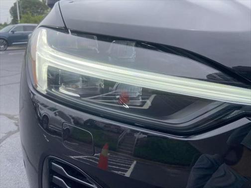 2025 Volvo XC60 Plug-In Hybrid T8 Plus