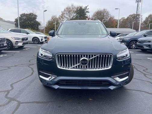 2024 Volvo XC90 B6 Plus Bright Theme 7-Seater