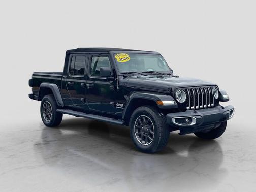 Black Clearcoat 2020 Jeep Gladiator Overland