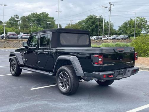 Black Clearcoat 2020 Jeep Gladiator Overland