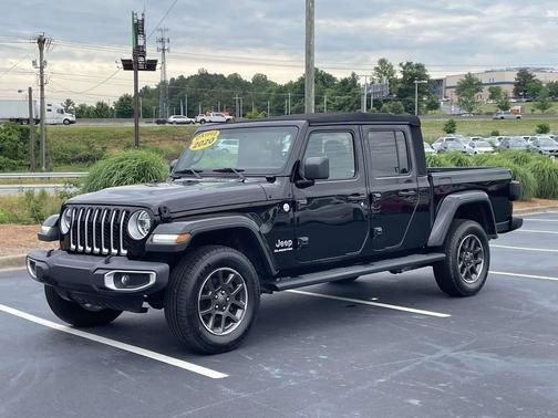 Black Clearcoat 2020 Jeep Gladiator Overland