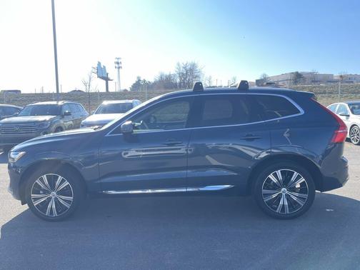 2023 Volvo XC60 B5 Ultimate Bright Theme