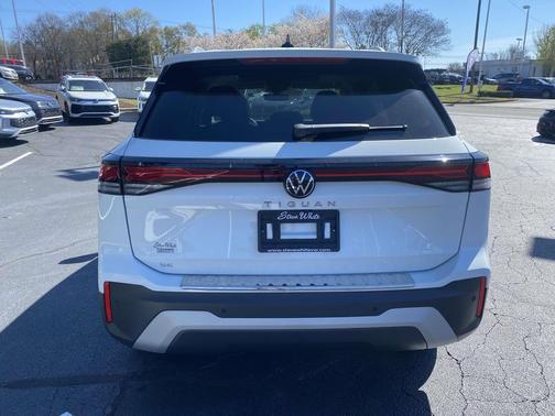 2026 Volkswagen Tiguan 2.0T SE