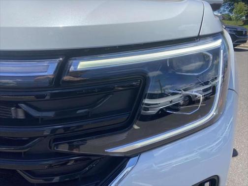2025 Volkswagen Atlas 2.0T SEL Premium R-Line 4MOTION