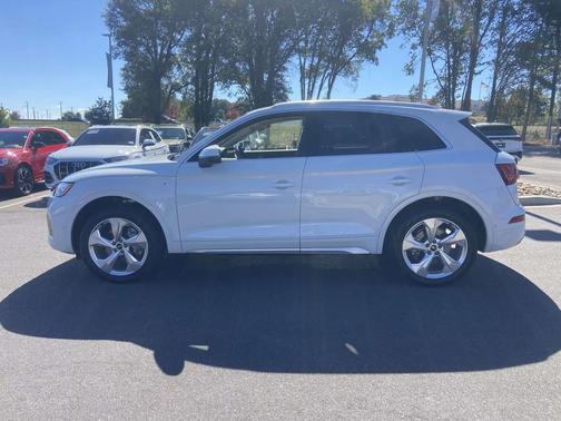 2025 Audi Q5 45 S line Prestige
