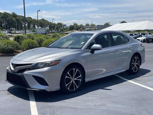 Celestial Silver Metallic 2020 Toyota Camry SE