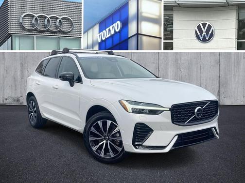 2023 Volvo XC60 B5 Plus Dark Theme