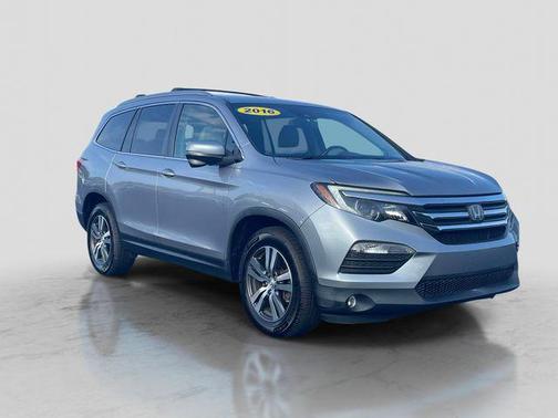 Lunar Silver Metallic 2016 Honda Pilot EX-L