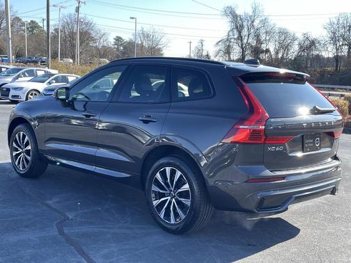 2024 Volvo XC60 B5 Plus Dark Theme