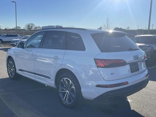 2025 Audi Q7 45 Premium