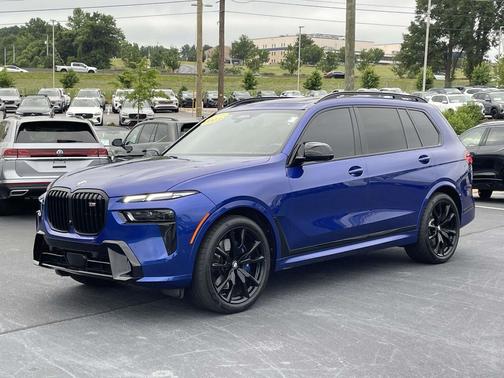 Marina Bay Blue Metallic 2023 BMW X7 M60i